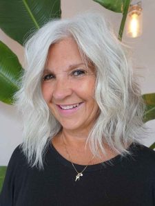 long bob assimétrico em mulher madura