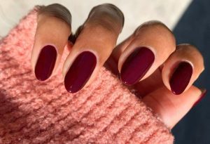 unhas fora de moda 2025 bordo