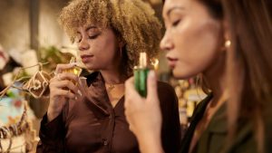 Top 4 perfumes da Natura que estão em alta e garantem fixação o dia todo
