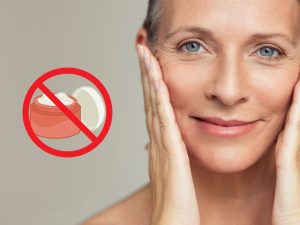 Truque de Massagem Facial Transformando a Pele das Mulheres 55+