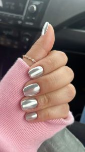 unhas squoval cromado
